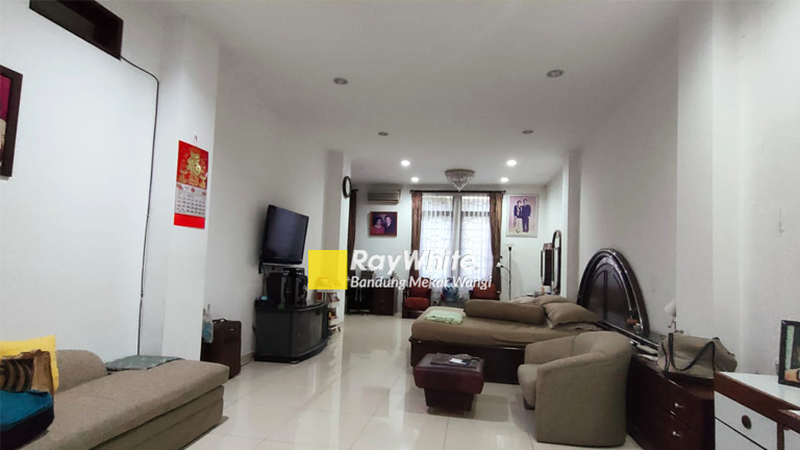 Rumah dan Ruang Usaha Sayap Pasirkaliki