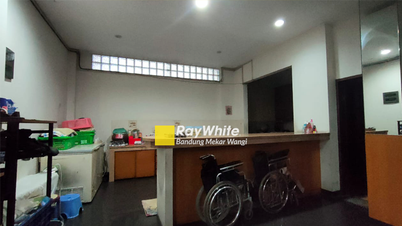 Rumah dan Ruang Usaha Sayap Pasirkaliki