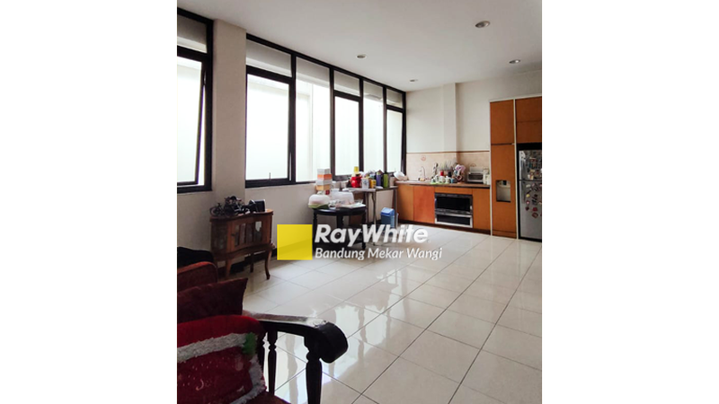 Rumah dan Ruang Usaha Sayap Pasirkaliki