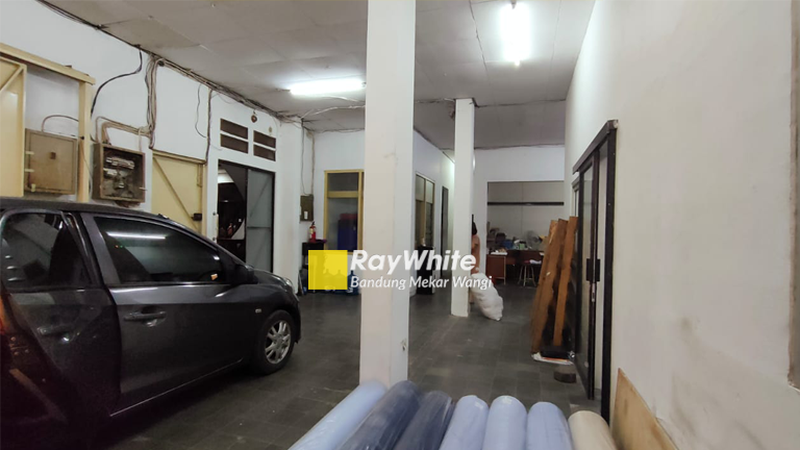 Rumah dan Ruang Usaha Sayap Pasirkaliki