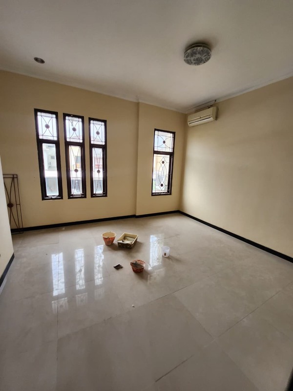 Disewakan Rumah Cantik - Royal Residence 