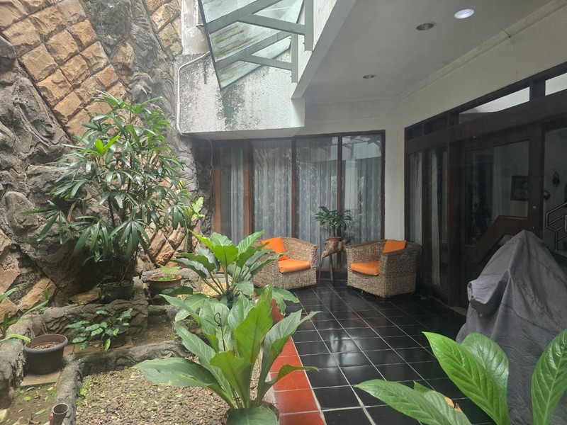 Dijual Rumah Lokasi Strategis Di Kramat Pela, Kebayoran Baru, Jakarta Selatan