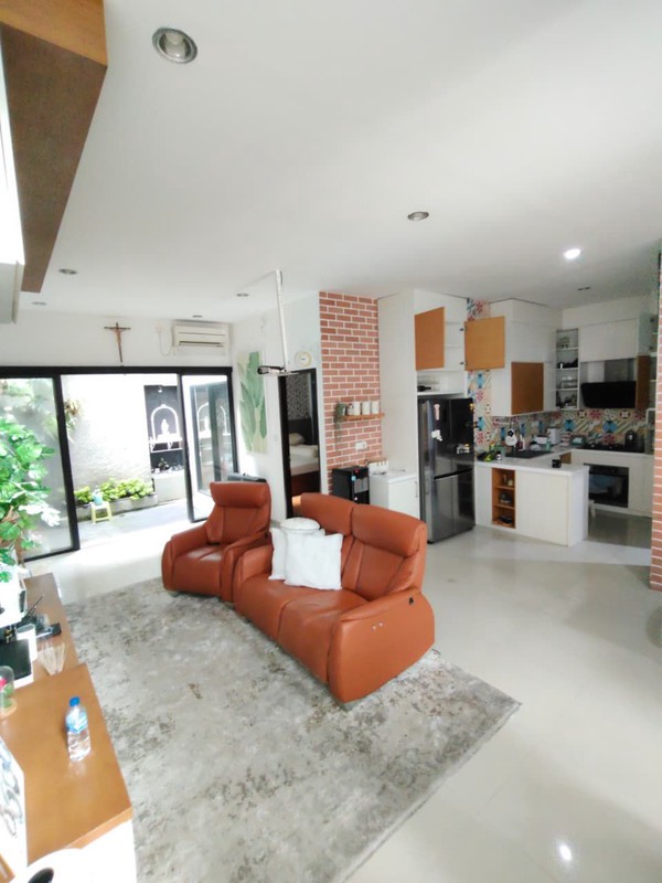 Dijual Rumah Cantik Lokasi Di Jl. Kencana, Cipete, Jakarta Selatan