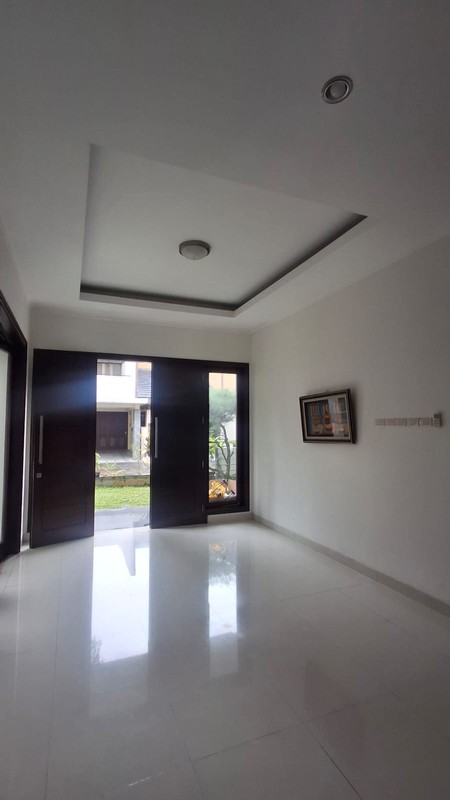 Dijual Rumah Mewah 2 Lantai di Perumahan Elit Bale Hinggil, Luas & Strategis, Sinduharjo, Ngaglik, Sleman