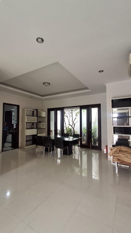 Dijual Rumah Mewah 2 Lantai di Perumahan Elit Bale Hinggil, Luas & Strategis, Sinduharjo, Ngaglik, Sleman