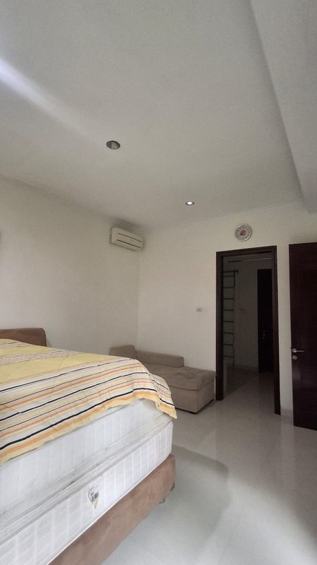 Dijual Rumah Mewah 2 Lantai di Perumahan Elit Bale Hinggil, Luas & Strategis, Sinduharjo, Ngaglik, Sleman