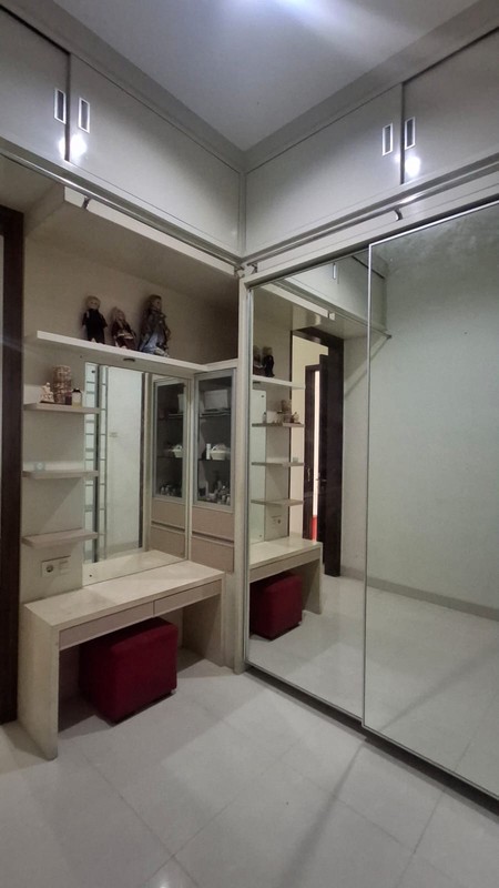 Dijual Rumah Mewah 2 Lantai di Perumahan Elit Bale Hinggil, Luas & Strategis, Sinduharjo, Ngaglik, Sleman