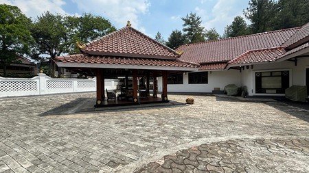 Rumah Luas di Villa Cinere Mas, Tangerang Selatan, dengan Lingkungan sangat Asri