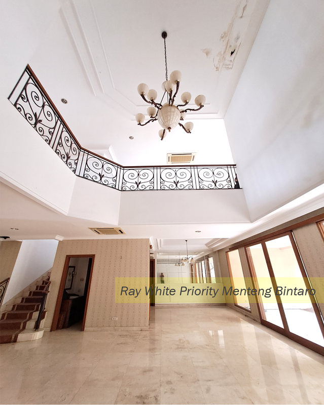 Rumah Mewah di Kawasan Elite Pondok Indah, Jakarta Selatan