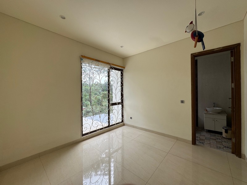 Rumah Full Renovasi di Foresta BSD Dekat Mall dan Tol