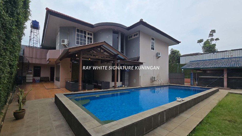 Rumah Hitung Tanah Area Cipete