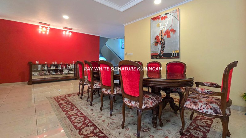 Rumah Hitung Tanah Area Cipete