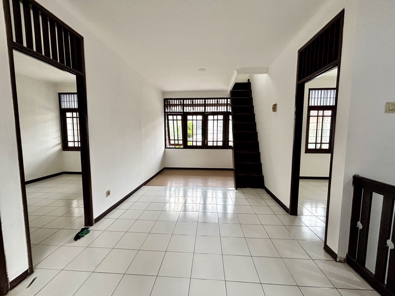 Rumah Siap Huni Lokasi Strategis di Bintaro Jaya Sektor 3