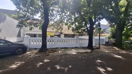 Rumah Lama dekat ITB & Rumah Sakit Boromeus cocok untuk Kantor