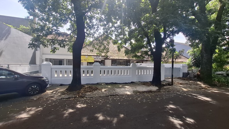 Rumah Lama dekat ITB & Rumah Sakit Boromeus cocok untuk Kantor
