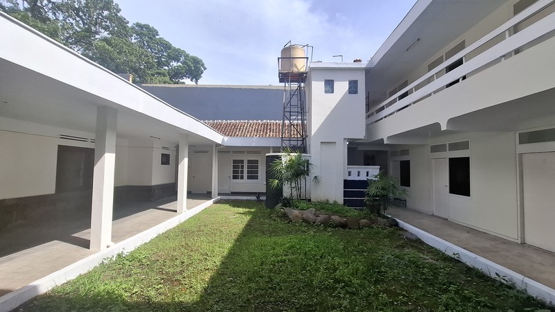 Rumah Lama dekat ITB & Rumah Sakit Boromeus cocok untuk Kantor