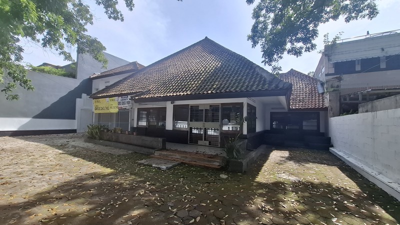 Rumah Lama dekat ITB & Rumah Sakit Boromeus cocok untuk Kantor