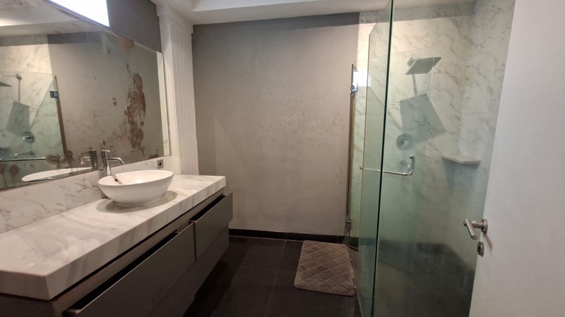 Dijual dan/atau Disewakan Rumah Bagus Ozone Residence Dalam Cluster Ada Club House di Bintaro Pesanggrahan