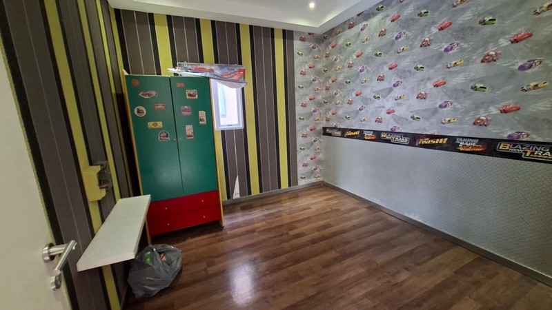 Dijual dan/atau Disewakan Rumah Bagus Ozone Residence Dalam Cluster Ada Club House di Bintaro Pesanggrahan