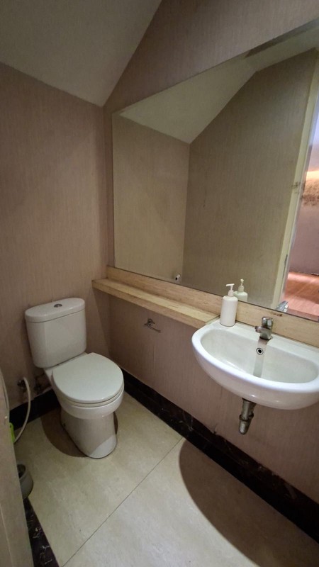 Dijual dan/atau Disewakan Rumah Bagus Ozone Residence Dalam Cluster Ada Club House di Bintaro Pesanggrahan