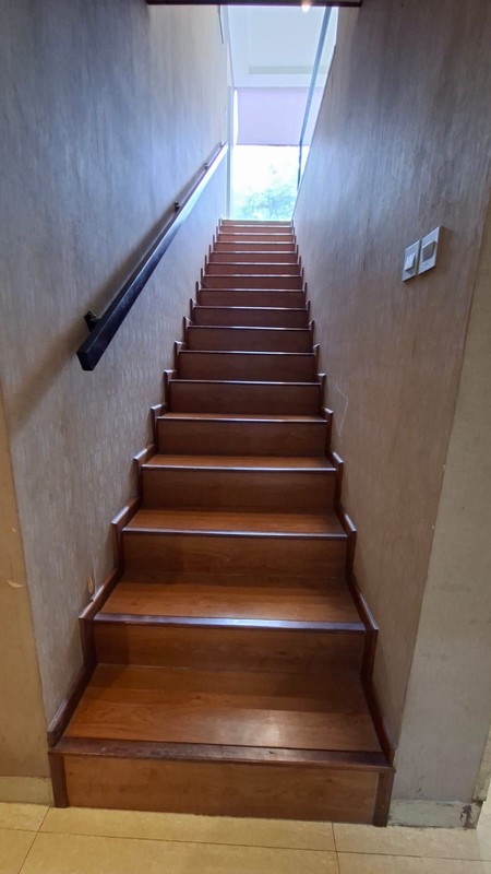 Dijual dan/atau Disewakan Rumah Bagus Ozone Residence Dalam Cluster Ada Club House di Bintaro Pesanggrahan