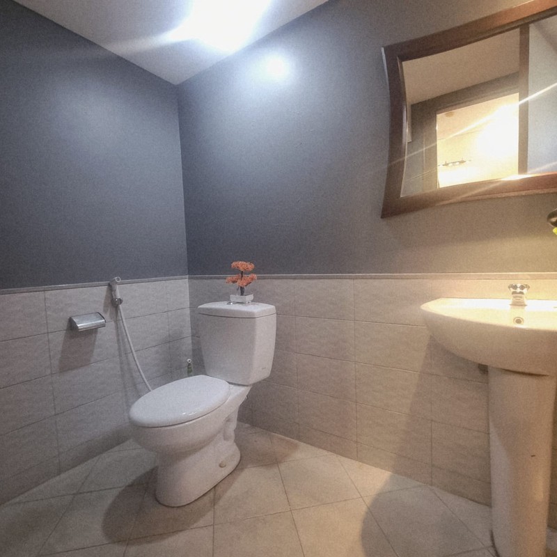 Disewakan Rumah Asri di Pondok Indah - Depan Taman 