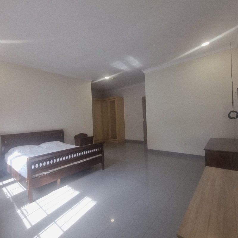 Disewakan Rumah Asri di Pondok Indah - Depan Taman 