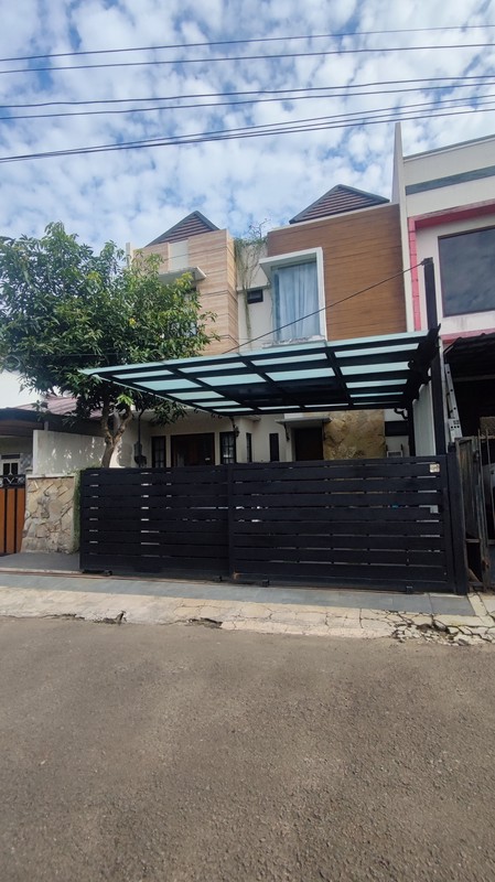 Flash Sale. Rumah bagus estetik Griya Loka, BSD City