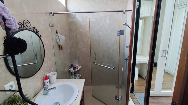 Flash Sale. Rumah bagus estetik Griya Loka, BSD City