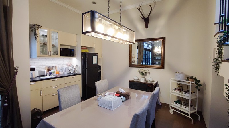 Flash Sale. Rumah bagus estetik Griya Loka, BSD City