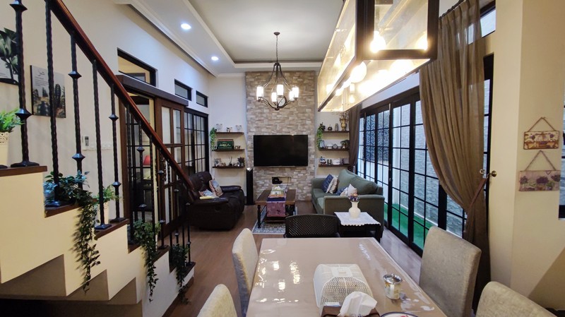 Flash Sale. Rumah bagus estetik Griya Loka, BSD City