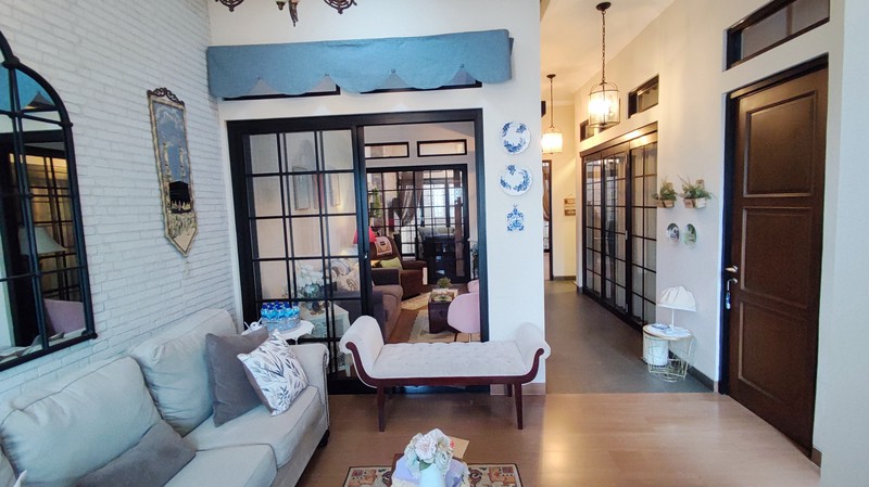 Flash Sale. Rumah bagus estetik Griya Loka, BSD City