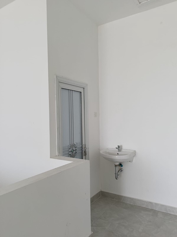 Disewakan 7 unit Ruko Baru Gress Jalan Raya Satelit Surabaya Barat