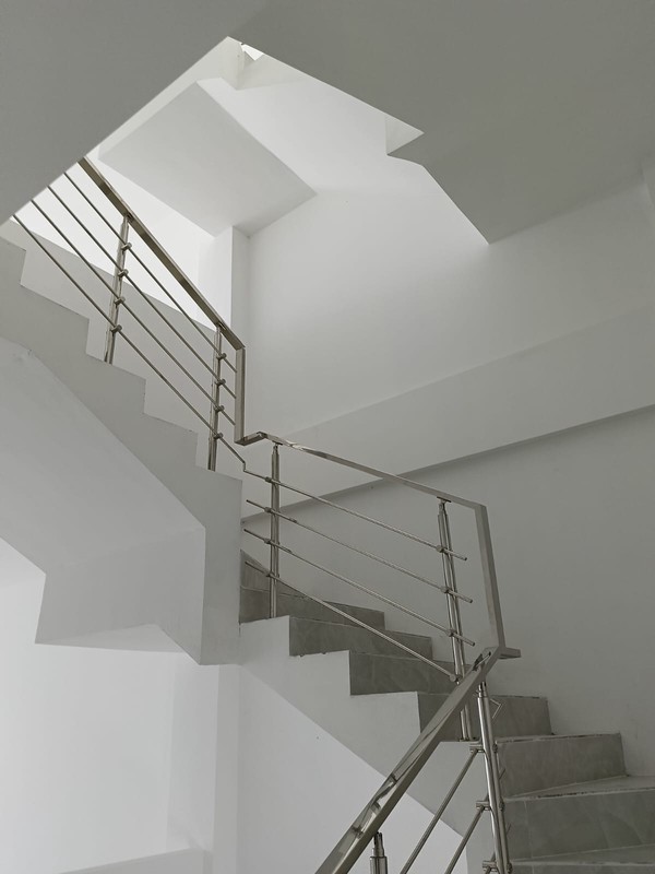 Disewakan 7 unit Ruko Baru Gress Jalan Raya Satelit Surabaya Barat