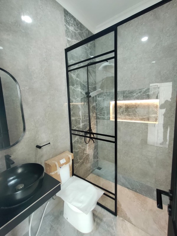 Rumah baru di Kencana Loka, dekat ke pintu tol dan Stasiun Rawabuntu