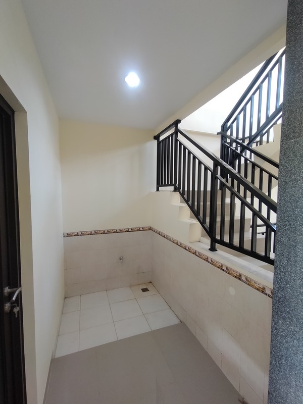 FOR SALE Rumah baru selesai renovasi di TAMAN CHRYSANT - BSD CITY