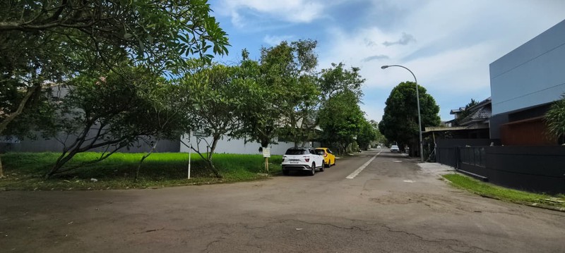 Kavling kotak Hoek siap bangun di Kencana loka BSD