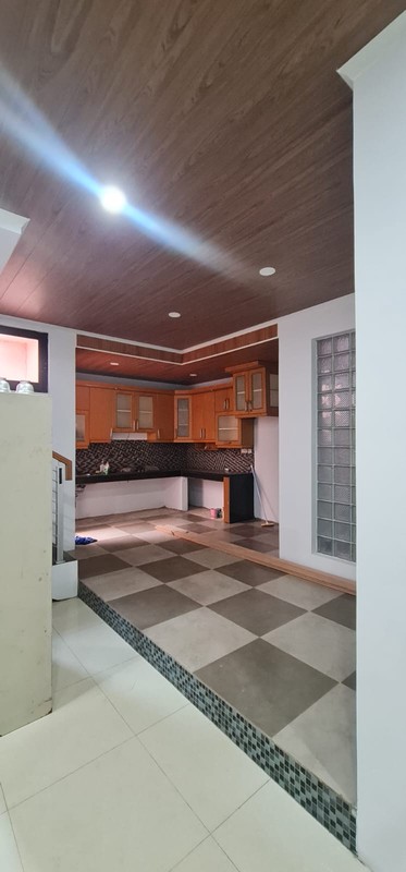 Rumah 3 Lantai dalam Komplek Nyaman di Sawangan