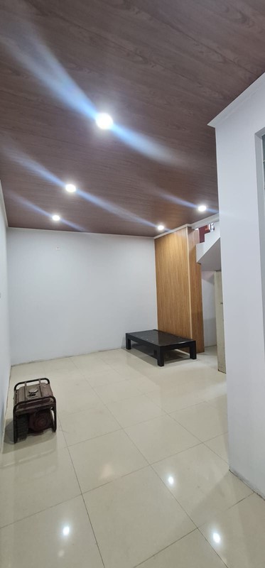 Rumah 3 Lantai dalam Komplek Nyaman di Sawangan