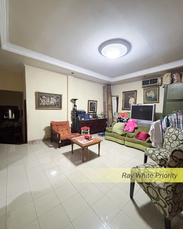 RUMAH CLASSIC DENGAN SWIMMING POLL DI MANDAR BINTARO JAYA, TANGERANG SELATAN