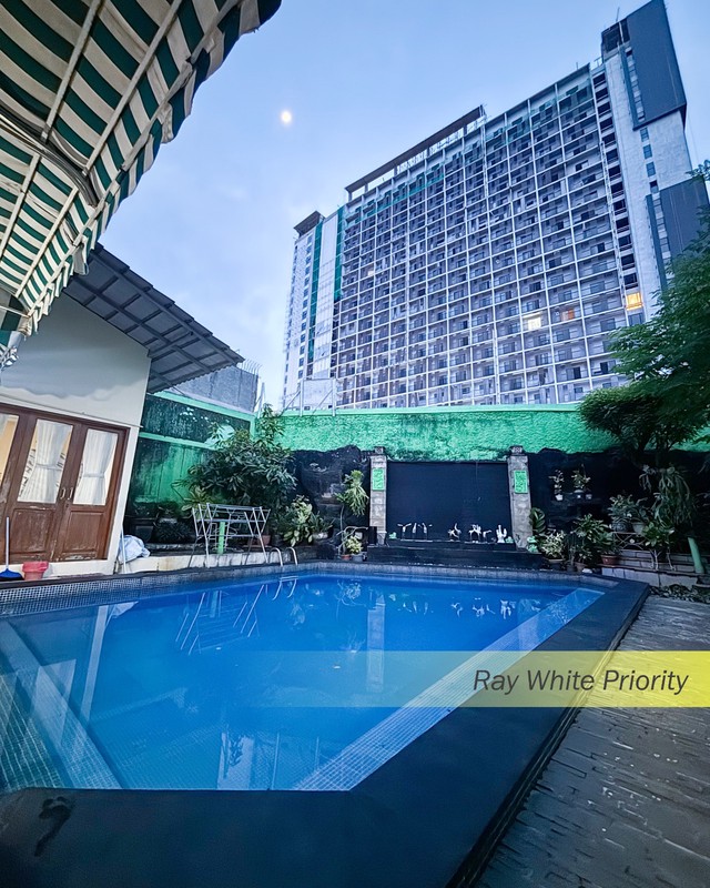 RUMAH CLASSIC DENGAN SWIMMING POLL DI MANDAR BINTARO JAYA, TANGERANG SELATAN