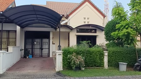 Dijual rumah di Citraland utama Surabaya barat