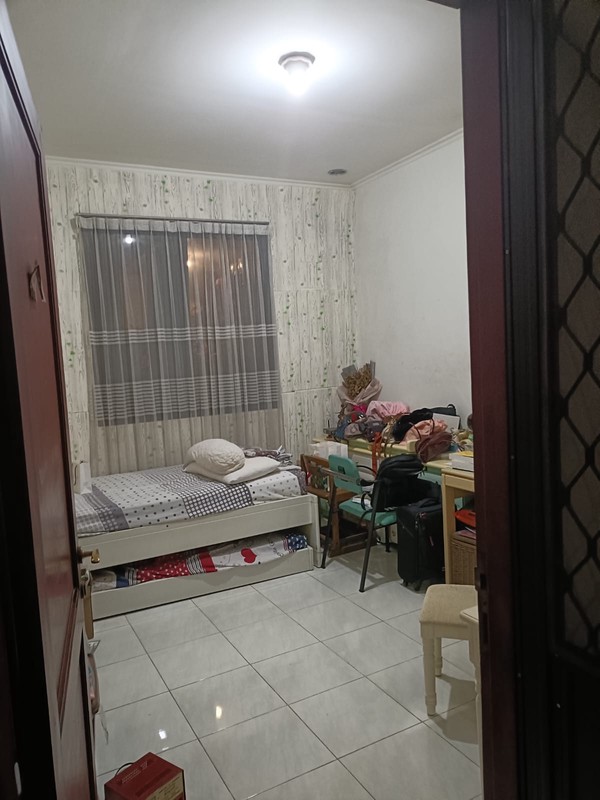 Dijual rumah di Citraland utama Surabaya barat