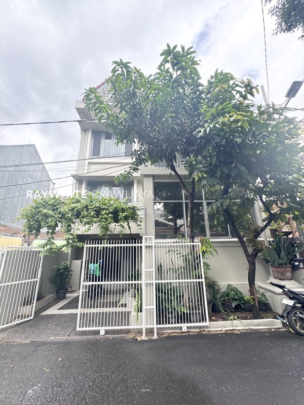Rumah Newly Renovated Siap Huni Area Pondok Indah