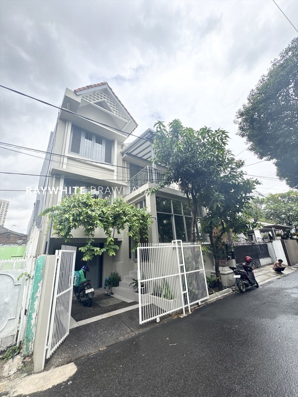 Rumah Newly Renovated Siap Huni Area Pondok Indah