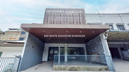 Disewakan Bangunan 2 Lantai Zona Komersial di Sungai Sambas Kebayoran Baru