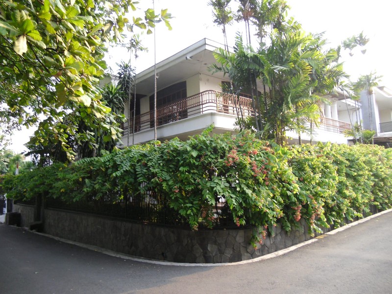 DIJUAL RUMAH 2LT di KAV.POLRI, AMPERA, JAK-SEL