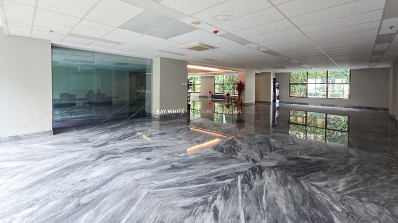 Dijual Gedung Perkantoran 7 Lantai Lokasi Prestisius di Kebayoran Baru