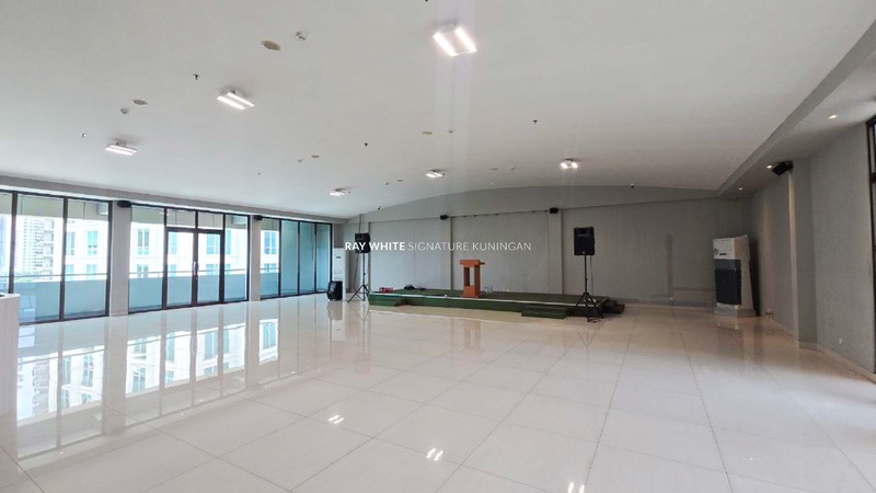 Dijual Gedung Perkantoran 7 Lantai Lokasi Prestisius di Kebayoran Baru