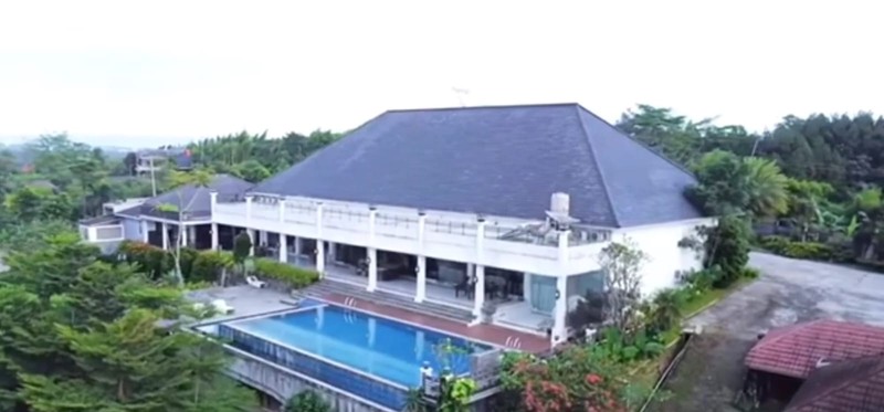 Villa Mewah, American Classic Style